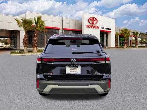 2025 Volkswagen Tiguan 2.0T SE