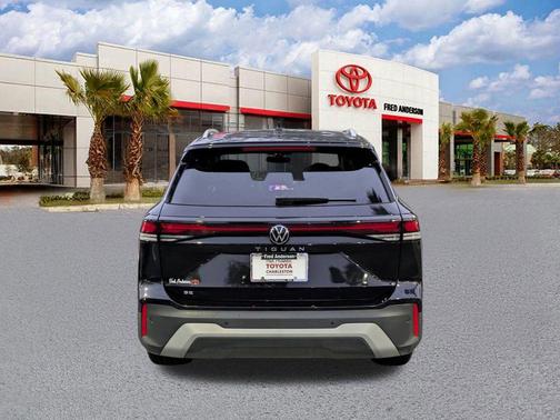 2025 Volkswagen Tiguan 2.0T SE