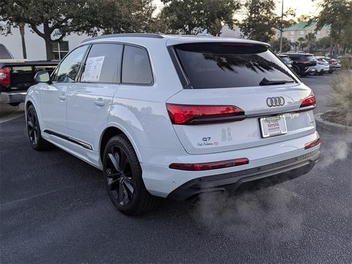 2025 Audi Q7 55 Premium Plus