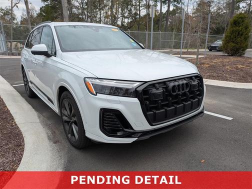2025 Audi Q7 55 Premium Plus