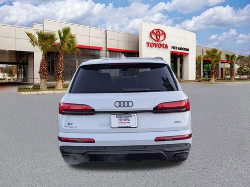 2025 Audi Q7 55 Premium Plus