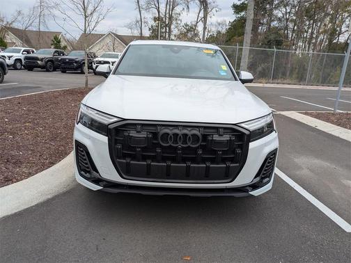 2025 Audi Q7 55 Premium Plus