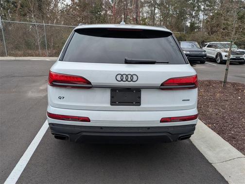 2025 Audi Q7 55 Premium Plus