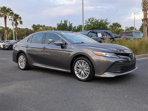 2018 Toyota Camry Hybrid XLE