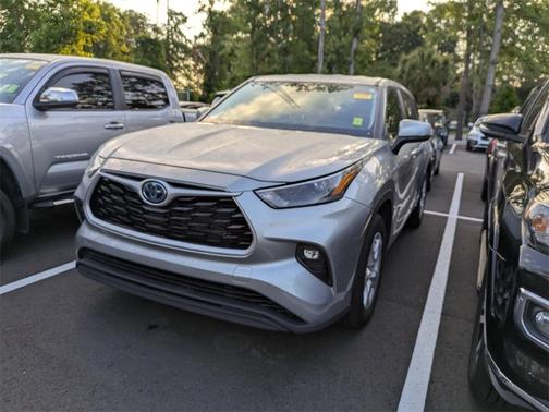 2023 Toyota Highlander Hybrid LE