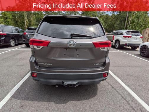 Predawn Gray Mica 2017 Toyota Highlander XLE