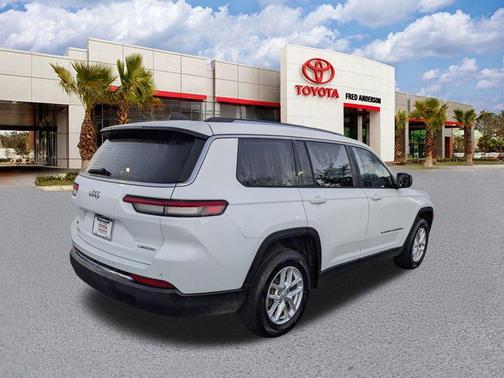 Bright White Clearcoat 2023 Jeep Grand Cherokee L Laredo