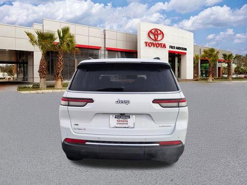 Bright White Clearcoat 2023 Jeep Grand Cherokee L Laredo