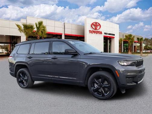 2025 Jeep Grand Cherokee L Laredo