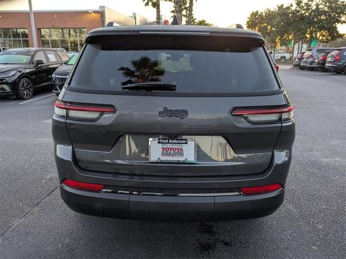 2025 Jeep Grand Cherokee L Laredo