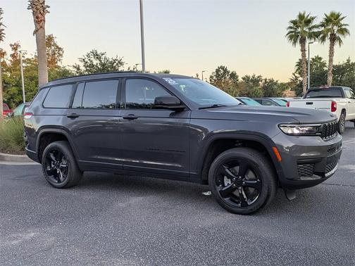 2025 Jeep Grand Cherokee L Laredo