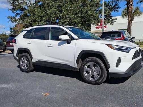 2022 Toyota RAV4 XLE