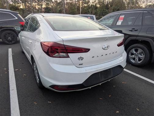 2019 Hyundai ELANTRA SE
