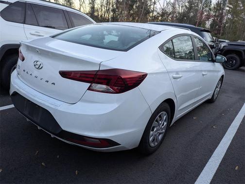 2019 Hyundai ELANTRA SE