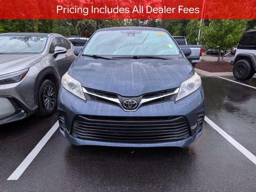 Parisian Night Pearl 2020 Toyota Sienna LE