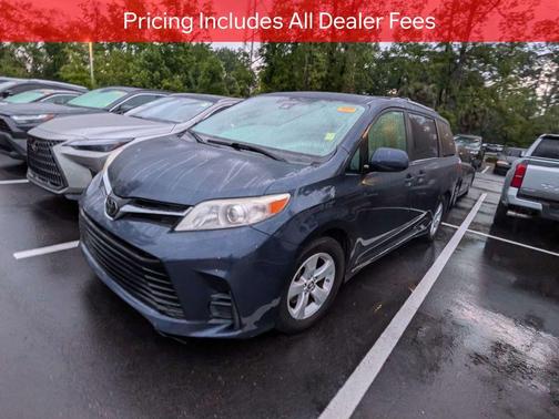 Parisian Night Pearl 2020 Toyota Sienna LE