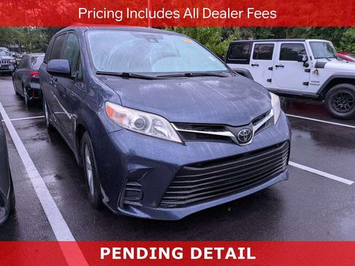 Parisian Night Pearl 2020 Toyota Sienna LE