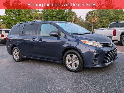Parisian Night Pearl 2020 Toyota Sienna LE