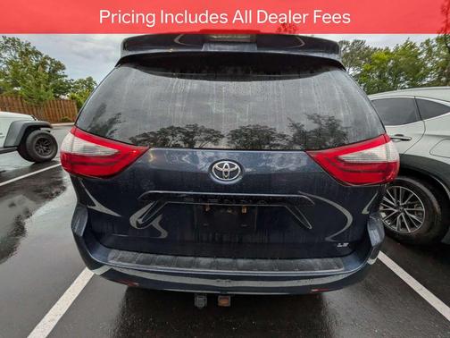 Parisian Night Pearl 2020 Toyota Sienna LE