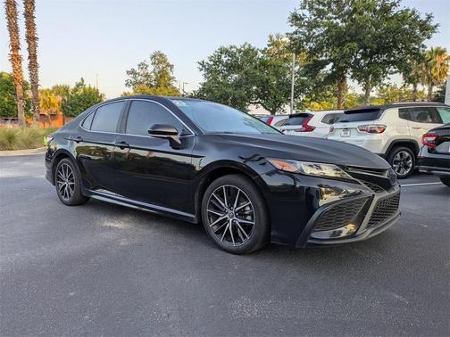 2023 Toyota Camry SE