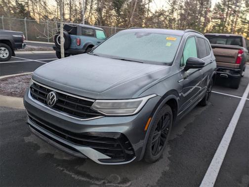 2022 Volkswagen Tiguan 2.0T SE R-Line Black