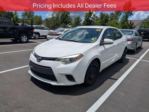Super White 2015 Toyota Corolla LE