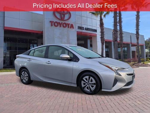 Classic Silver Metallic 2016 Toyota Prius Three