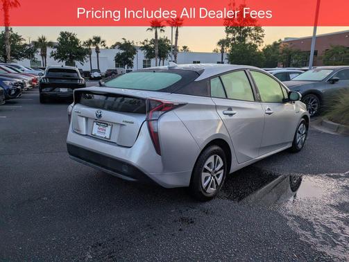Classic Silver Metallic 2016 Toyota Prius Three