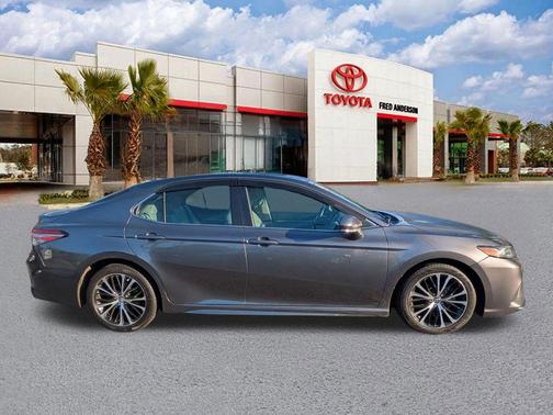 Predawn Gray Mica 2018 Toyota Camry SE