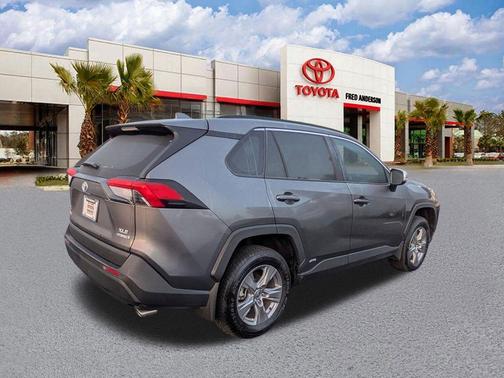 2022 Toyota RAV4 Hybrid XLE