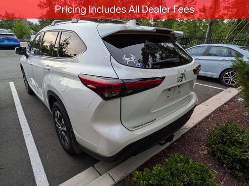 Blizzard Pearl 2021 Toyota Highlander XLE