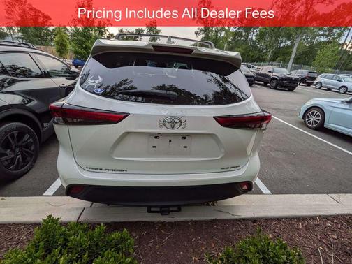 Blizzard Pearl 2021 Toyota Highlander XLE
