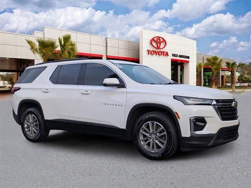 2023 Chevrolet Traverse LT Leather