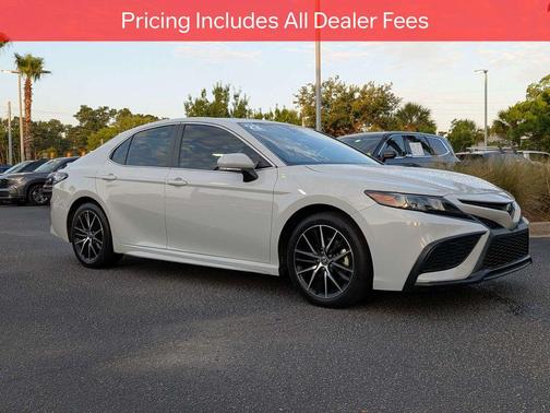 Ice Edge 2022 Toyota Camry SE
