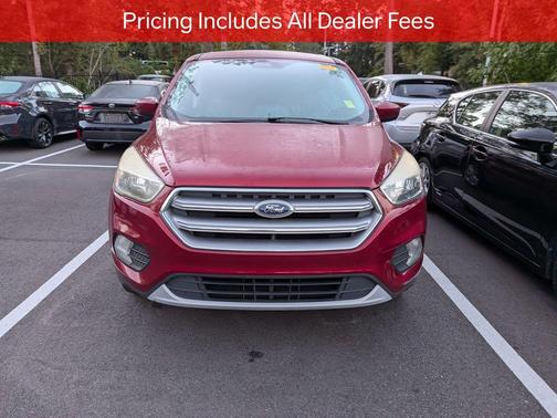 Ruby Red Metallic Tinted Clearcoat 2017 Ford Escape SE