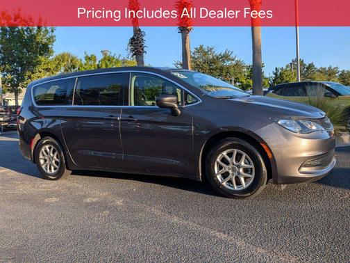 Granite Crystal Metallic Clearcoat 2022 Chrysler Voyager LX
