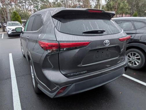2022 Toyota Highlander L
