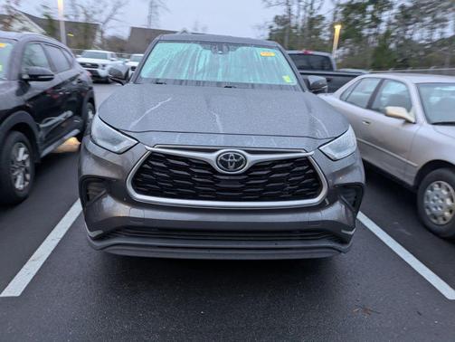 2022 Toyota Highlander L