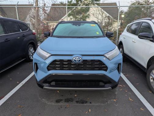 2024 Toyota RAV4 Hybrid SE