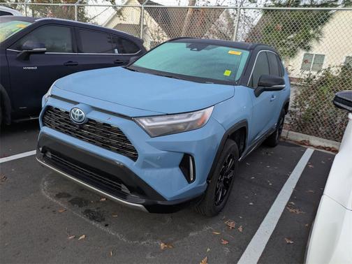 2024 Toyota RAV4 Hybrid SE