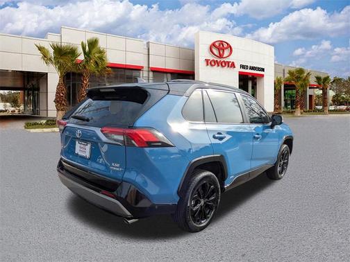 2024 Toyota RAV4 Hybrid SE
