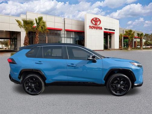 2024 Toyota RAV4 Hybrid SE