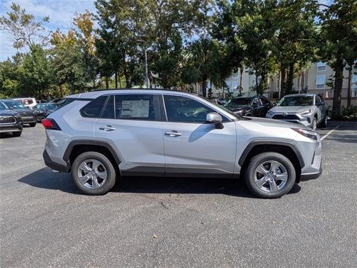 2025 Toyota RAV4 Hybrid LE