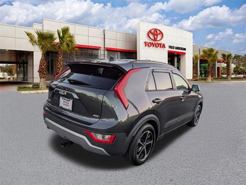 2023 Kia Niro LX