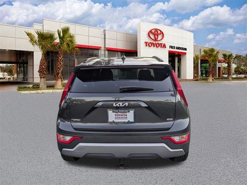 2023 Kia Niro LX