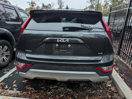 2023 Kia Niro LX