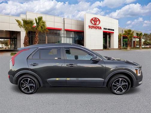2023 Kia Niro LX