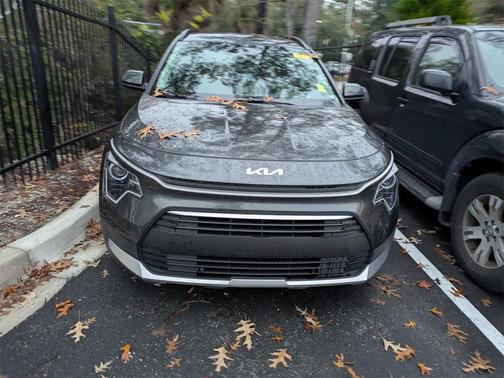 2023 Kia Niro LX