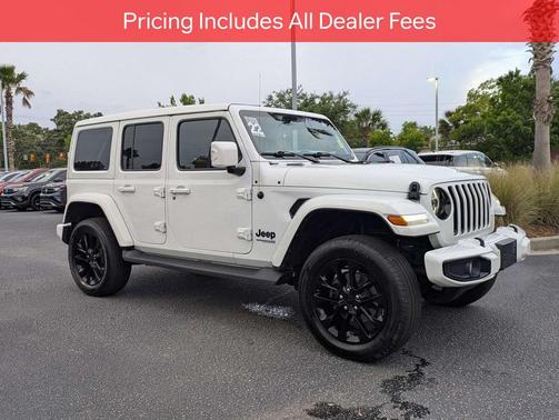 Bright White Clearcoat 2022 Jeep Wrangler Unlimited Sahara