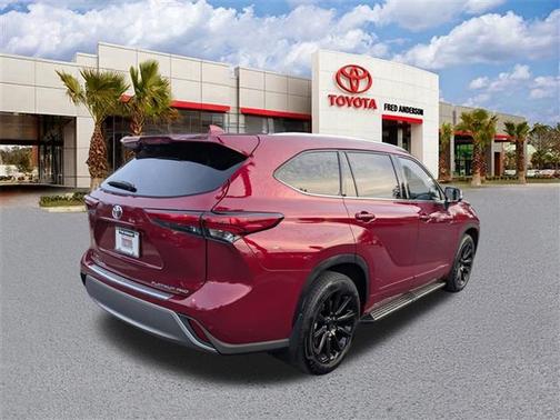 2022 Toyota Highlander Platinum
